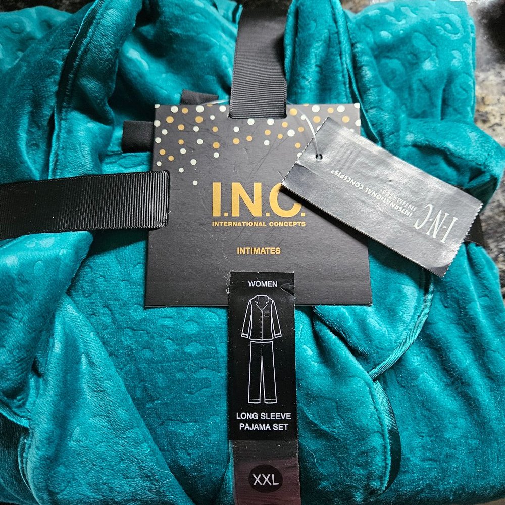 INC TWO PIECE PAJAMAS TURQUIOSE, SIZE XXL
